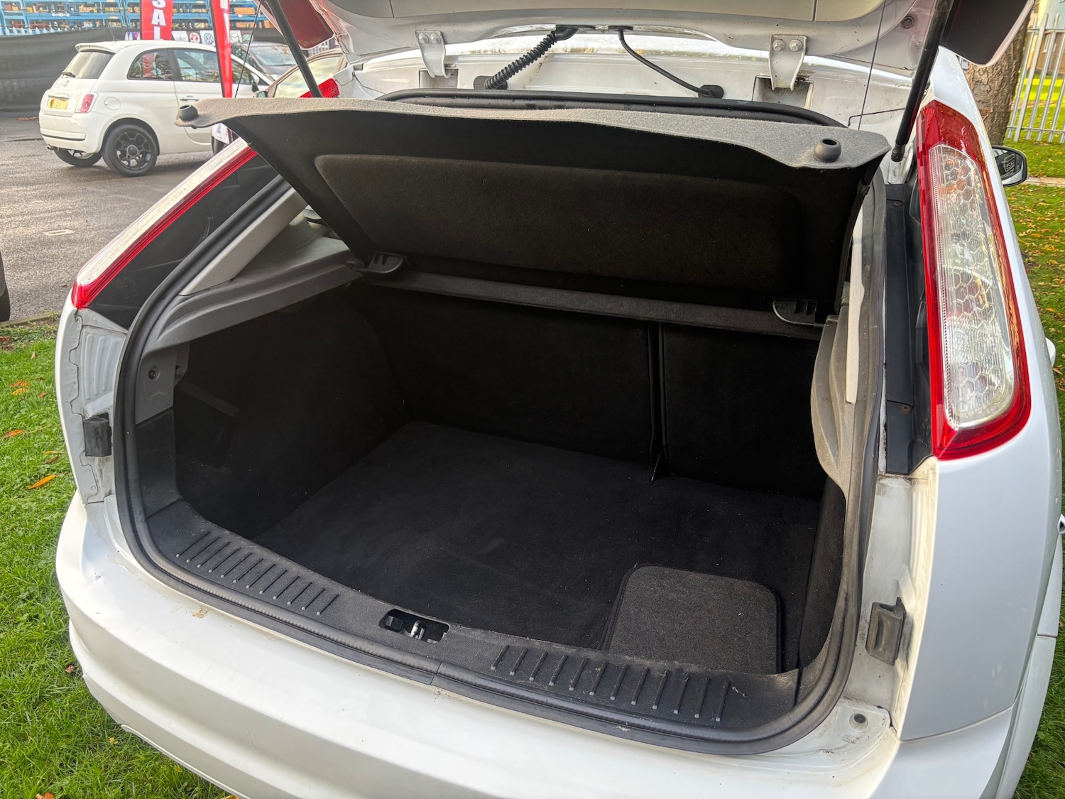 Used Ford Focus 2010 for sale - 76347445: Photo 6