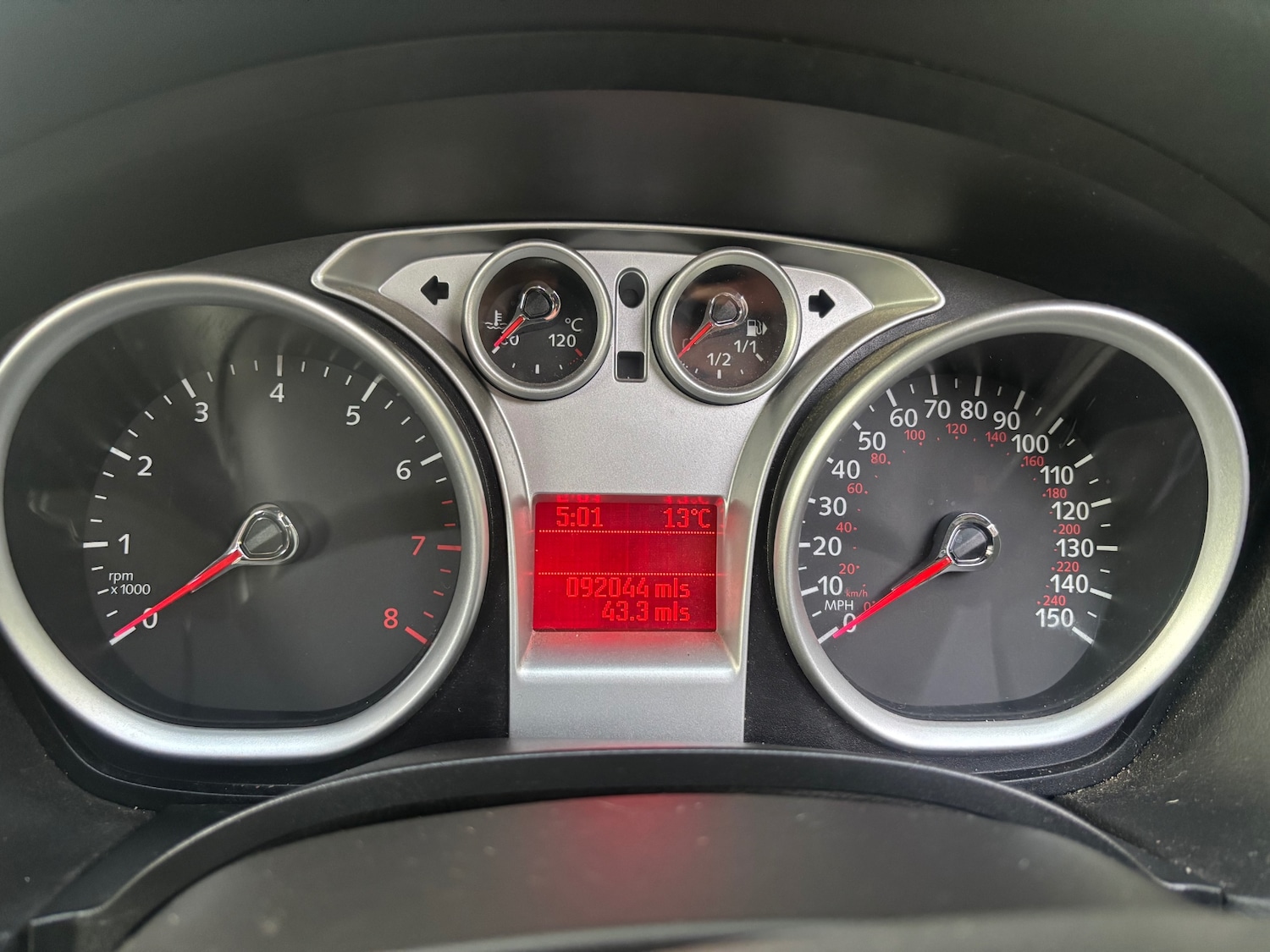 Used Ford Focus 2010 for sale - 76347445: Photo 8