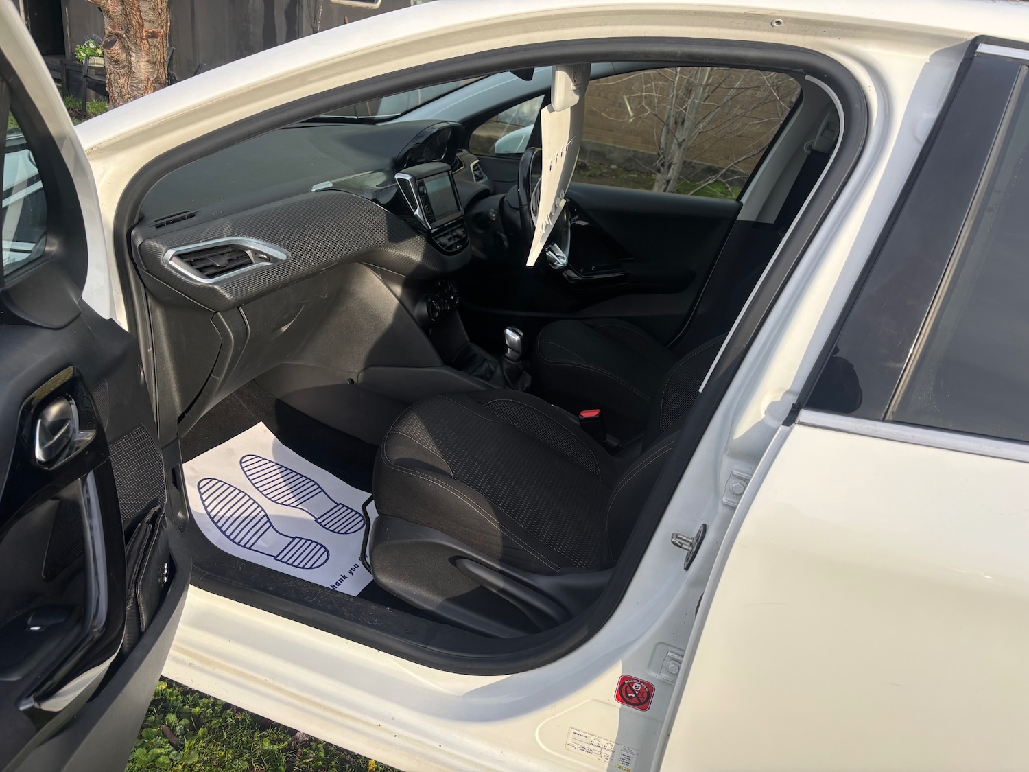 Used Peugeot 208 2015 for sale - 76971511: Photo 12