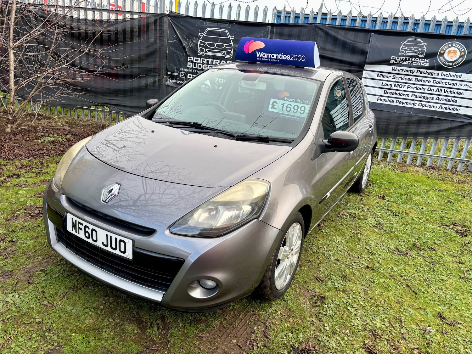 Used Renault Clio 2010 for sale - 77210084: Photo 2