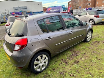 Used Renault Clio 2010 for sale - 77210084: Photo