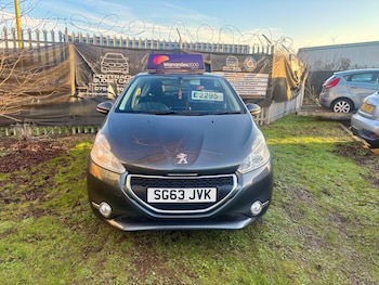 Used Peugeot 208 2013 for sale - 77228539: Photo
