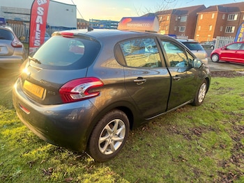 Used Peugeot 208 2013 for sale - 77228539: Photo