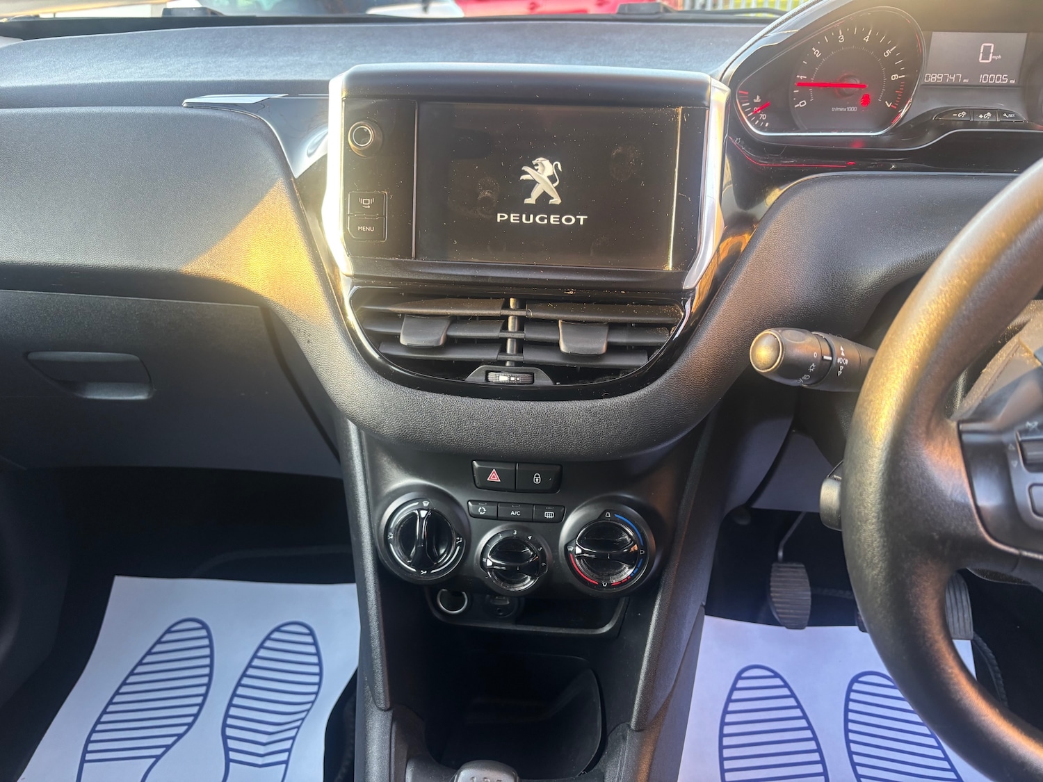 Used Peugeot 208 2013 for sale - 77228539: Photo 8