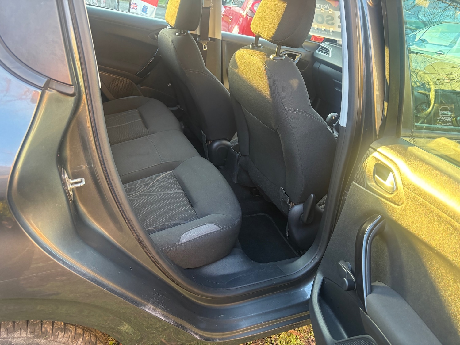 Used Peugeot 208 2013 for sale - 77228539: Photo 9