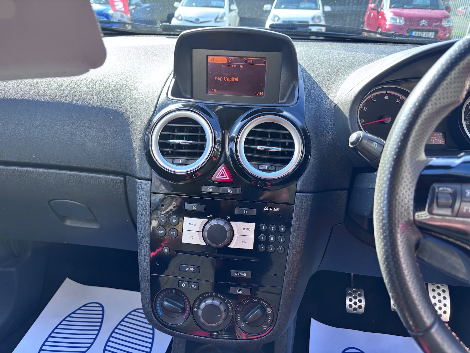 Used Vauxhall Corsa 2011 for sale - 78031987: Photo 8