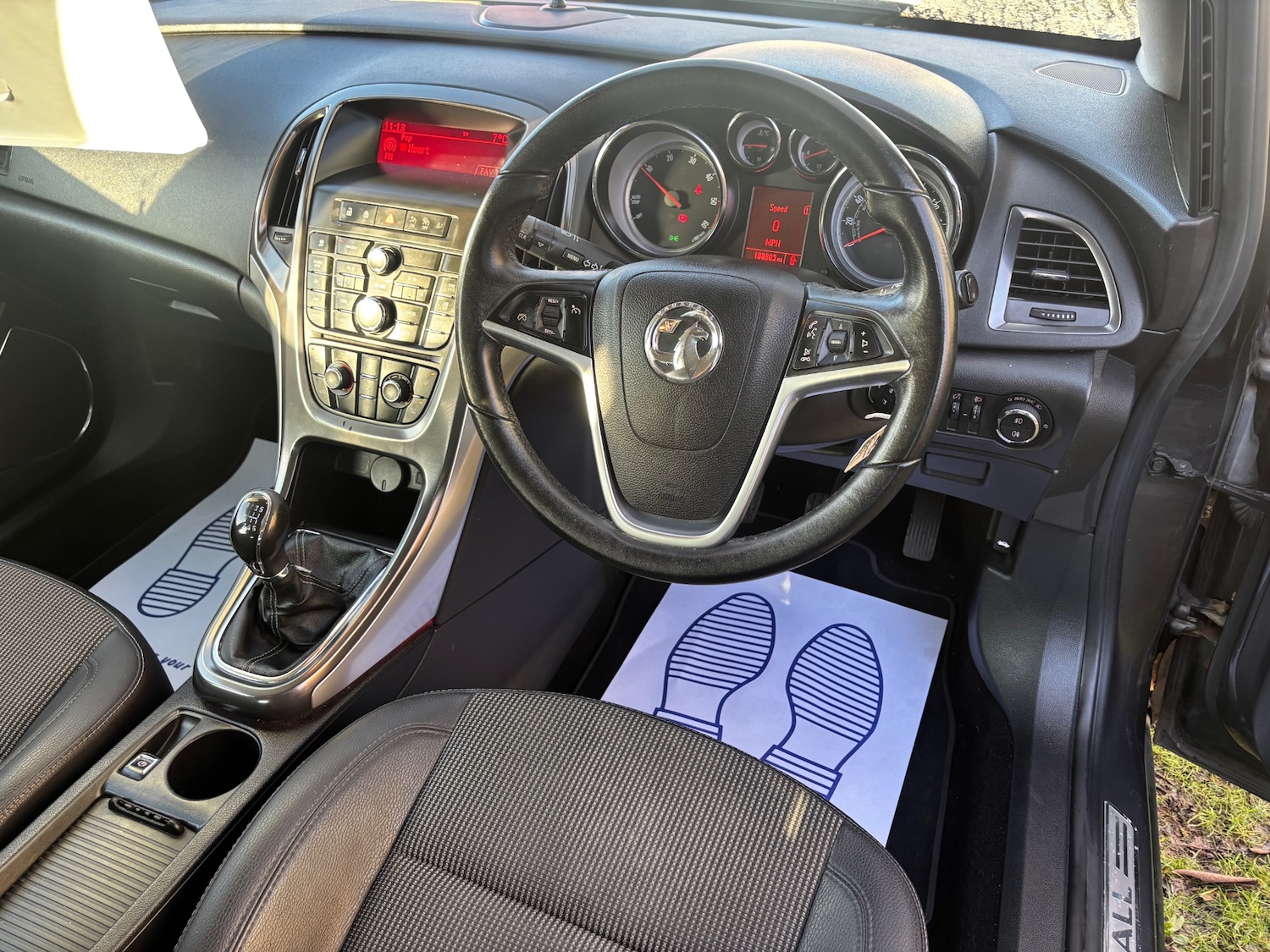 Used Vauxhall Astra 2011 for sale - 77015210: Photo 7