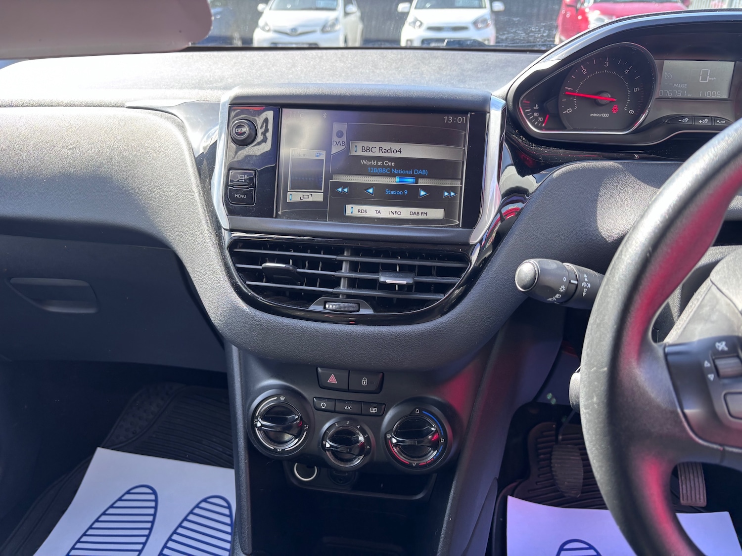 Used Peugeot 208 2013 for sale - 78031948: Photo 9