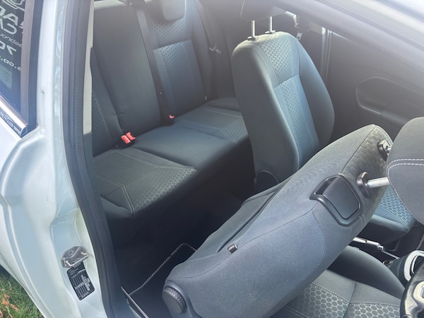 Used Ford Fiesta 2011 for sale - 76281818: Photo 10