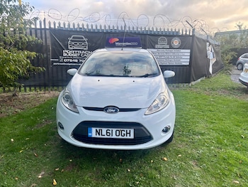2011 (61) - 1.25 Zetec 3dr [82]