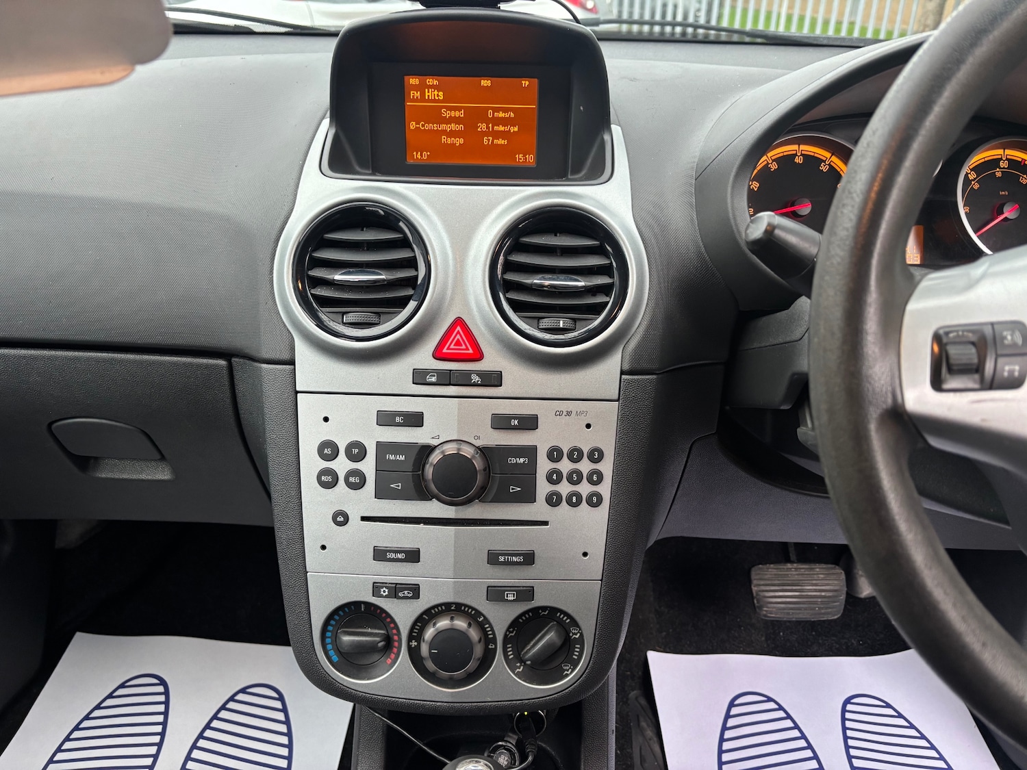 Used Vauxhall Corsa 2011 for sale - 76556759: Photo 9