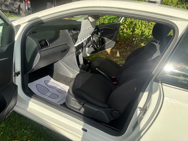 Used Volkswagen Polo 2015 for sale - 76347439: Photo 11