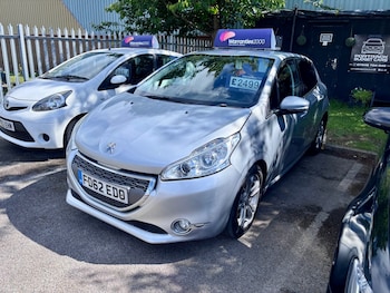 Used Peugeot 208 2013 for sale - 78957016: Photo