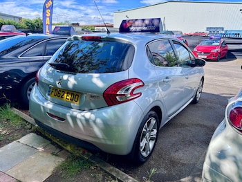 Used Peugeot 208 2013 for sale - 78957016: Photo