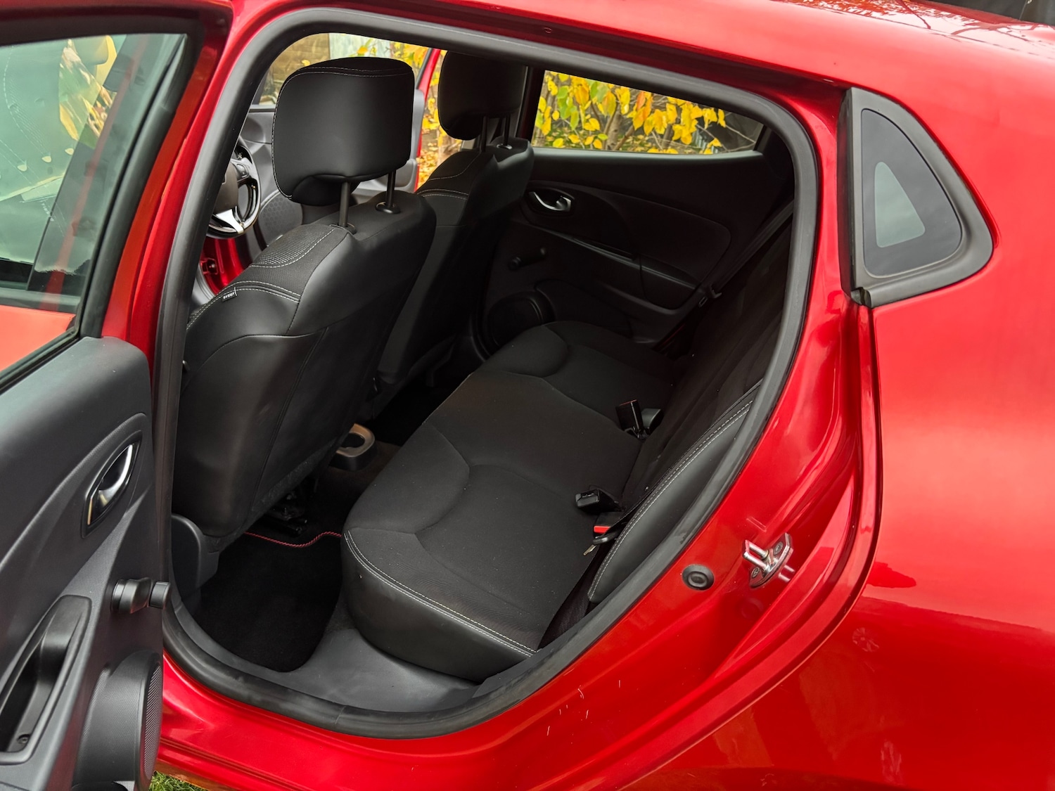 Used Renault Clio 2015 for sale - 76536893: Photo 11