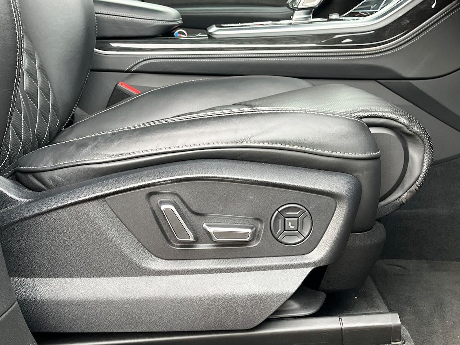 Used Audi Q8 2020 for sale - 76464726: Photo 30