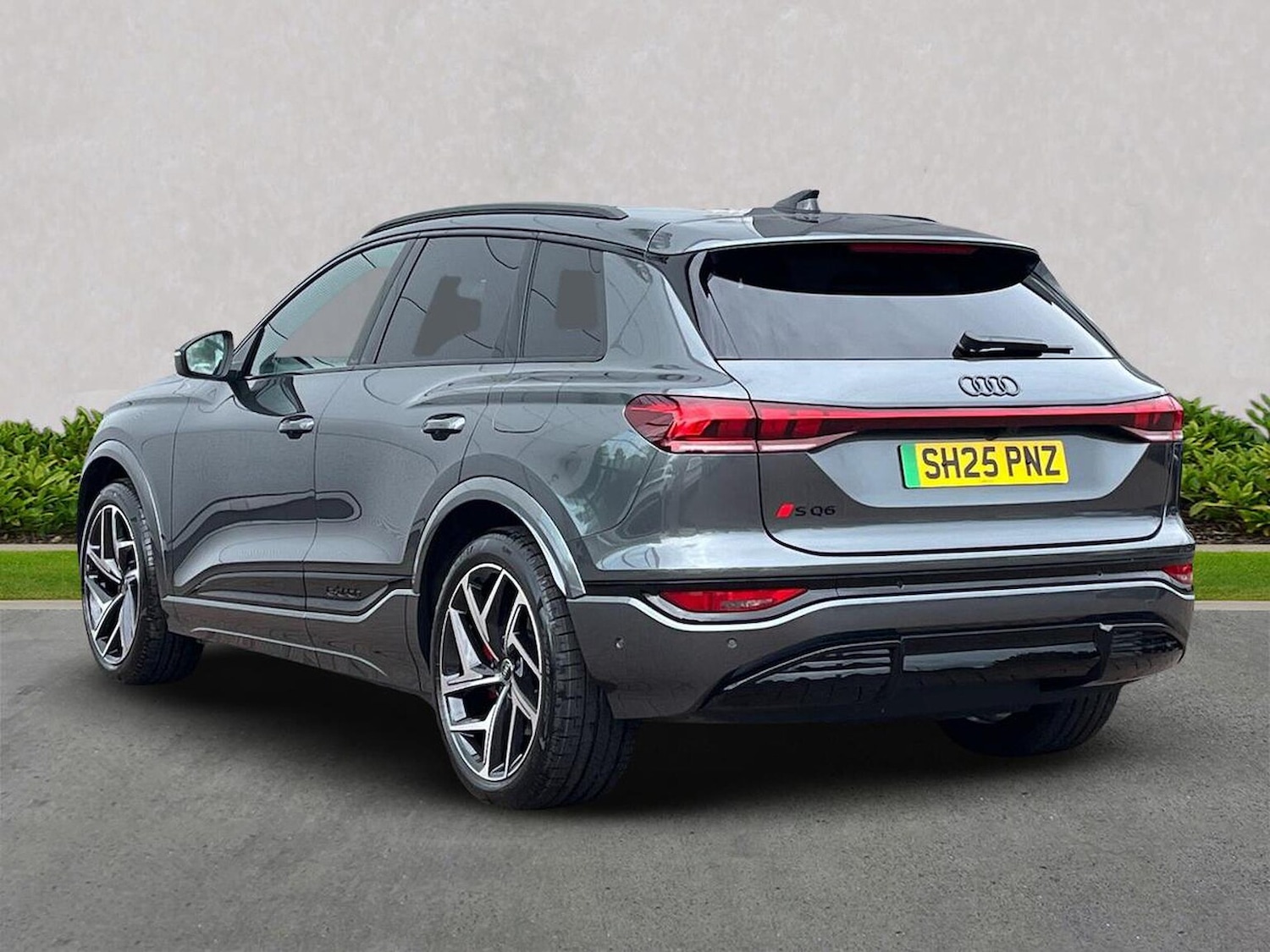 Used Audi Q6 e-tron 2025 for sale - 76177623: Photo 2
