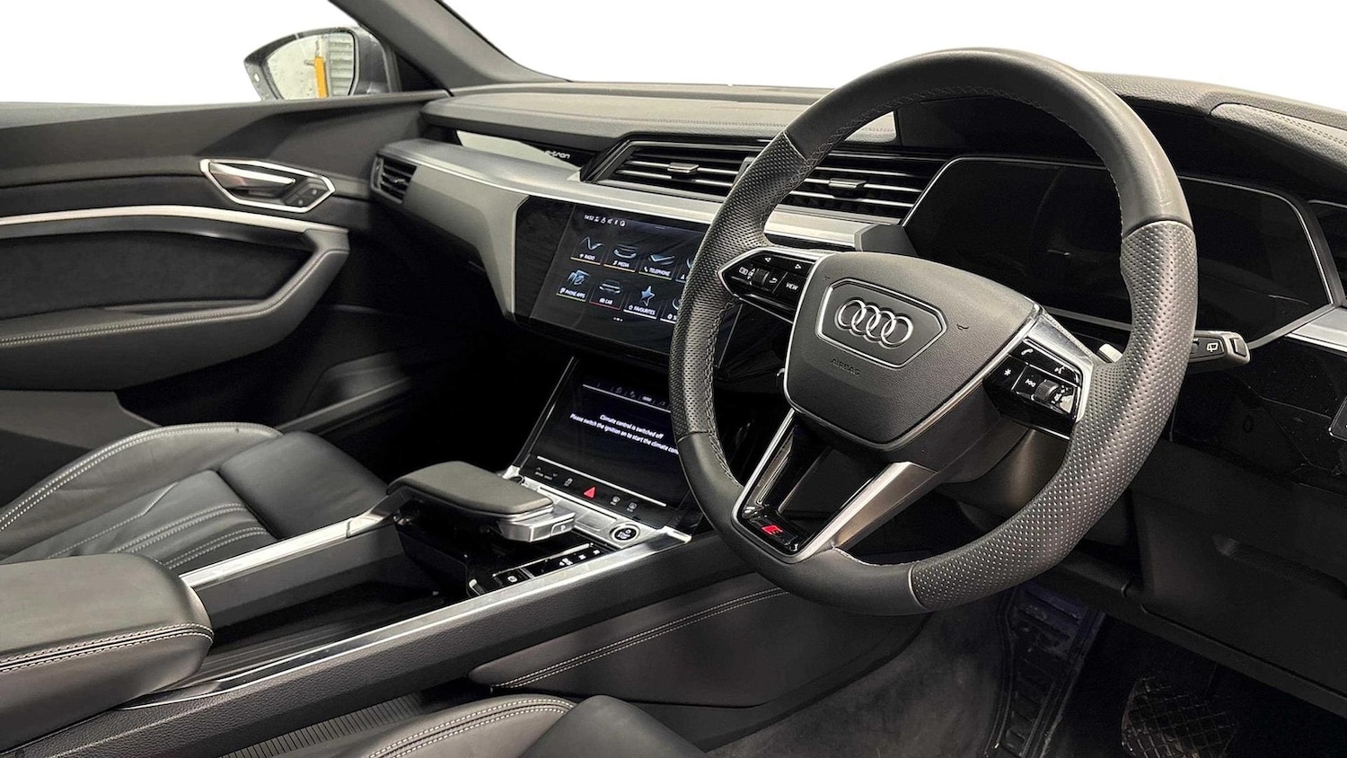 Used Audi e-tron 2023 for sale - 78193692: Photo 8