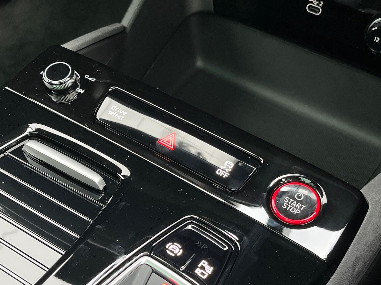 Used Audi Q6 e-tron 2025 for sale - 76799342: Photo 12