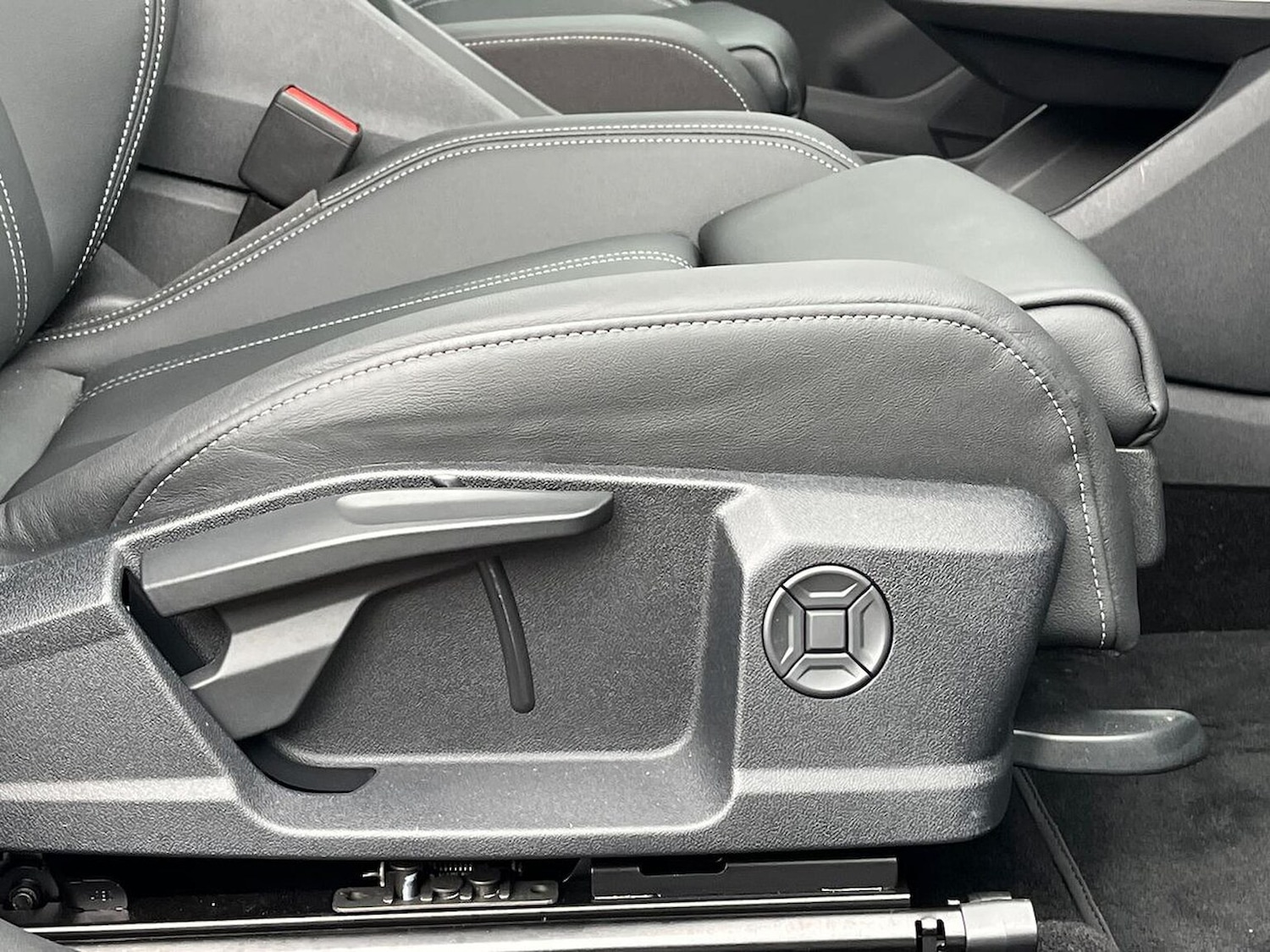 Used Audi Q4 e-tron 2025 for sale - 76177626: Photo 30