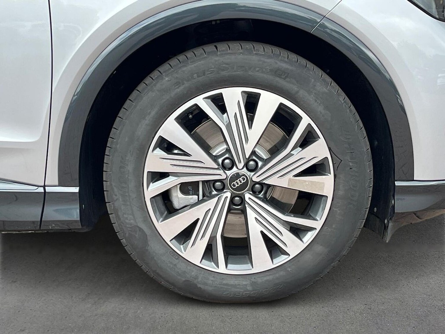 Used Audi Q4 e-tron 2025 for sale - 76177626: Photo 6