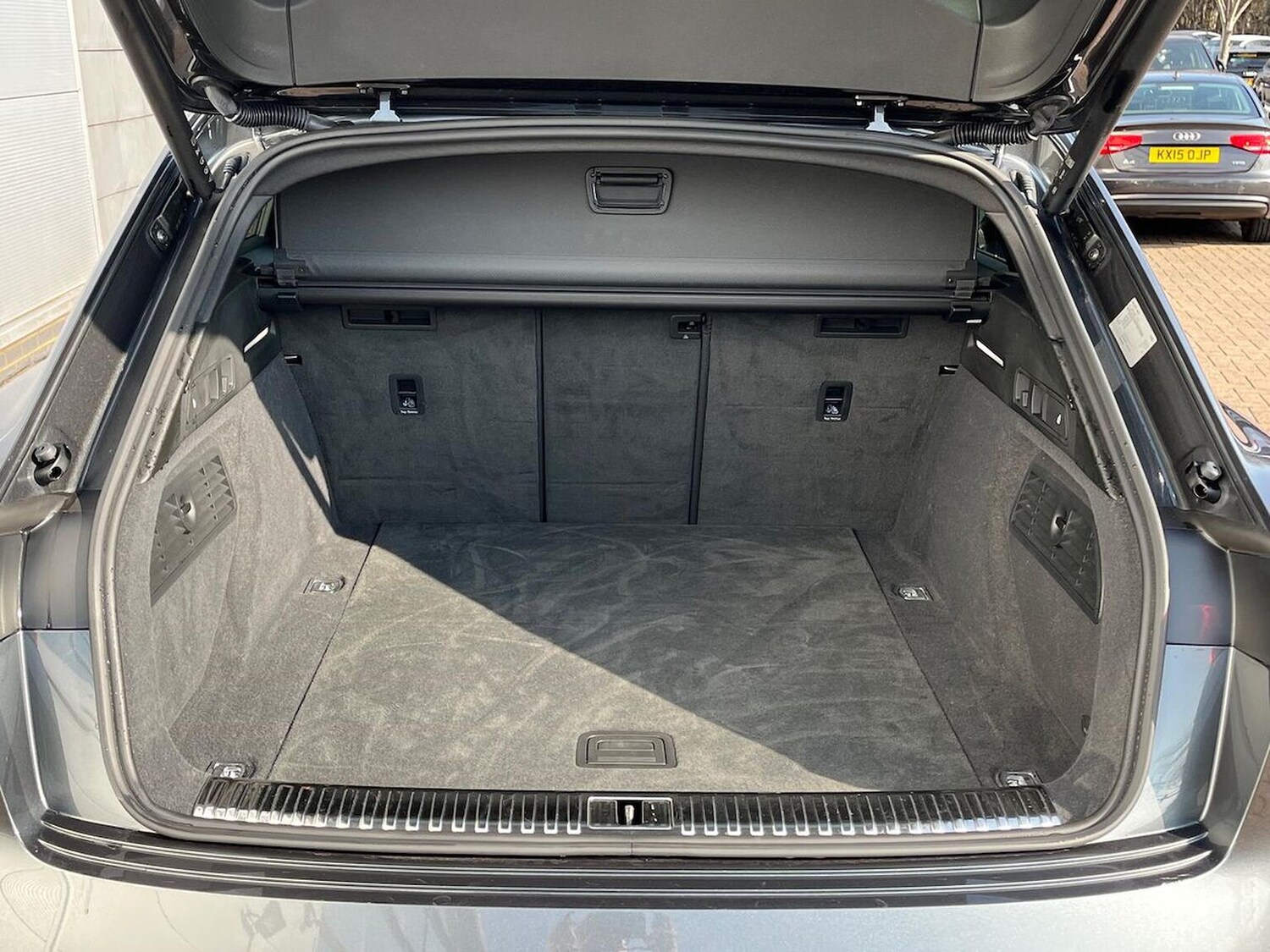 Used Audi e-tron 2023 for sale - 78193655: Photo 19