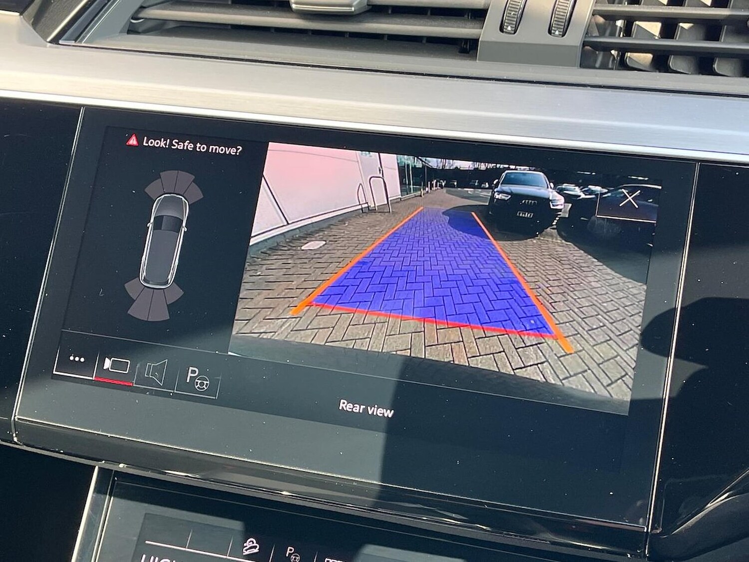 Used Audi e-tron 2023 for sale - 78193655: Photo 25