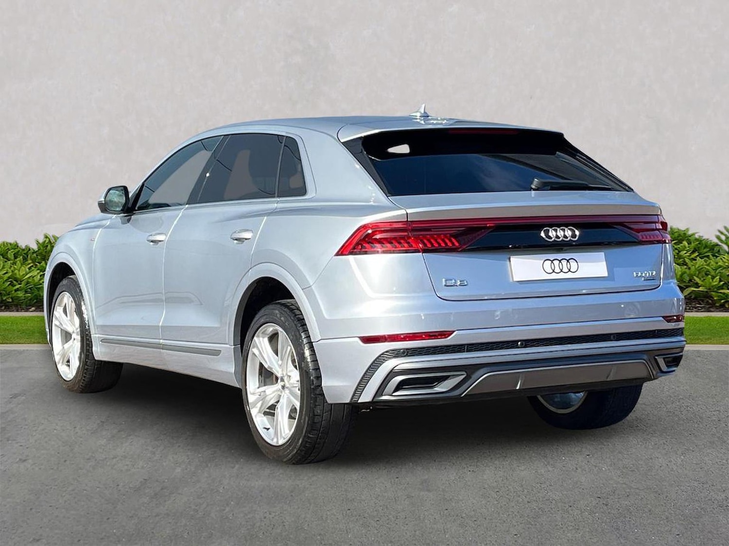 Used Audi Q8 2020 for sale - 78193663: Photo 2