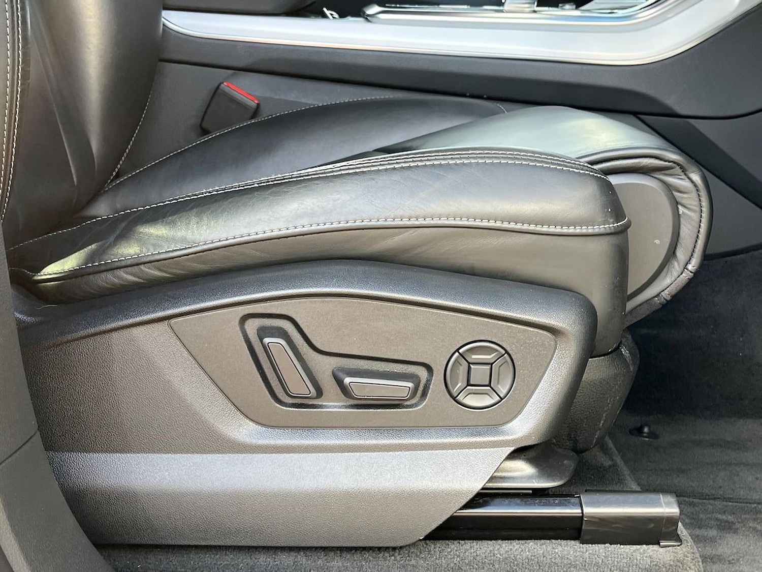 Used Audi Q8 2020 for sale - 78193663: Photo 32