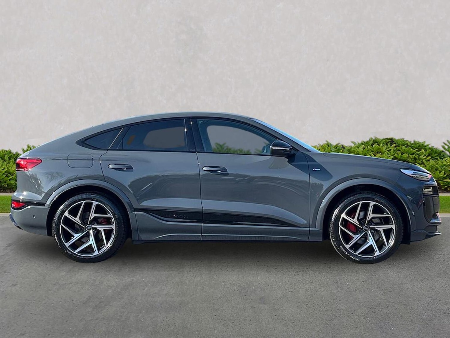 Used Audi Q6 e-tron 2025 for sale - 78194164: Photo 3