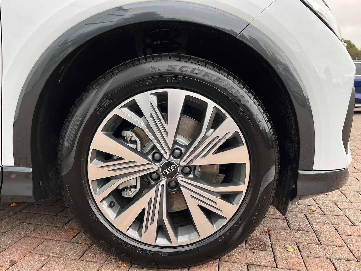 Used Audi Q4 e-tron 2025 for sale - 76643527: Photo 6