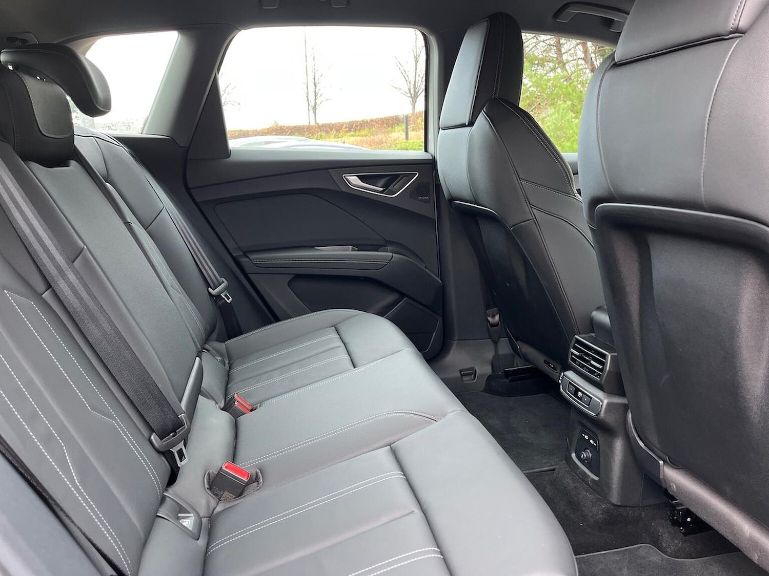 Used Audi Q4 e-tron 2025 for sale - 76919011: Photo 16