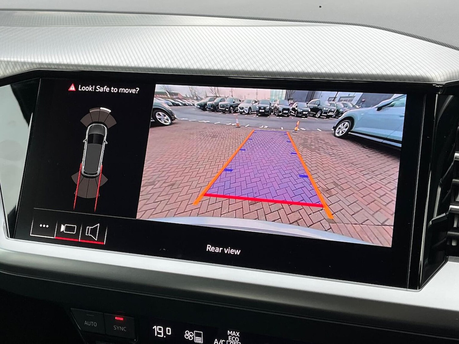 Used Audi Q4 e-tron 2025 for sale - 76919011: Photo 23