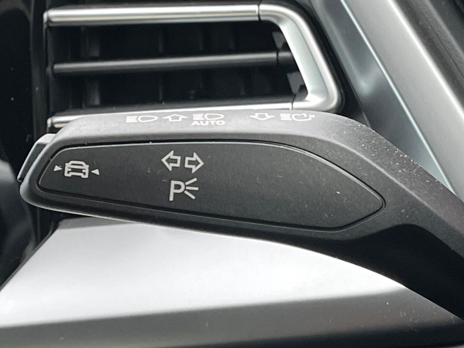 Used Audi Q4 e-tron 2025 for sale - 76919011: Photo 28