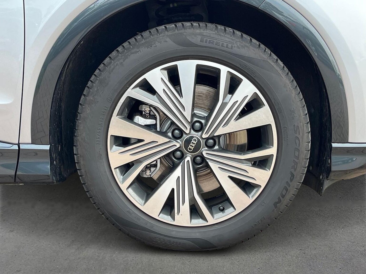 Used Audi Q4 e-tron 2025 for sale - 76919011: Photo 6