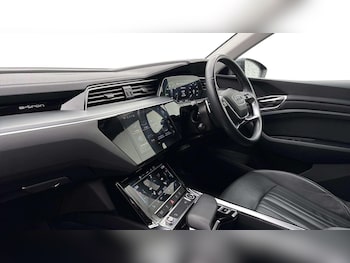 Used Audi Q8 2023 for sale - 79380308: Photo