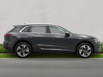 Used Audi Q8 2023 for sale - 79380308: Photo