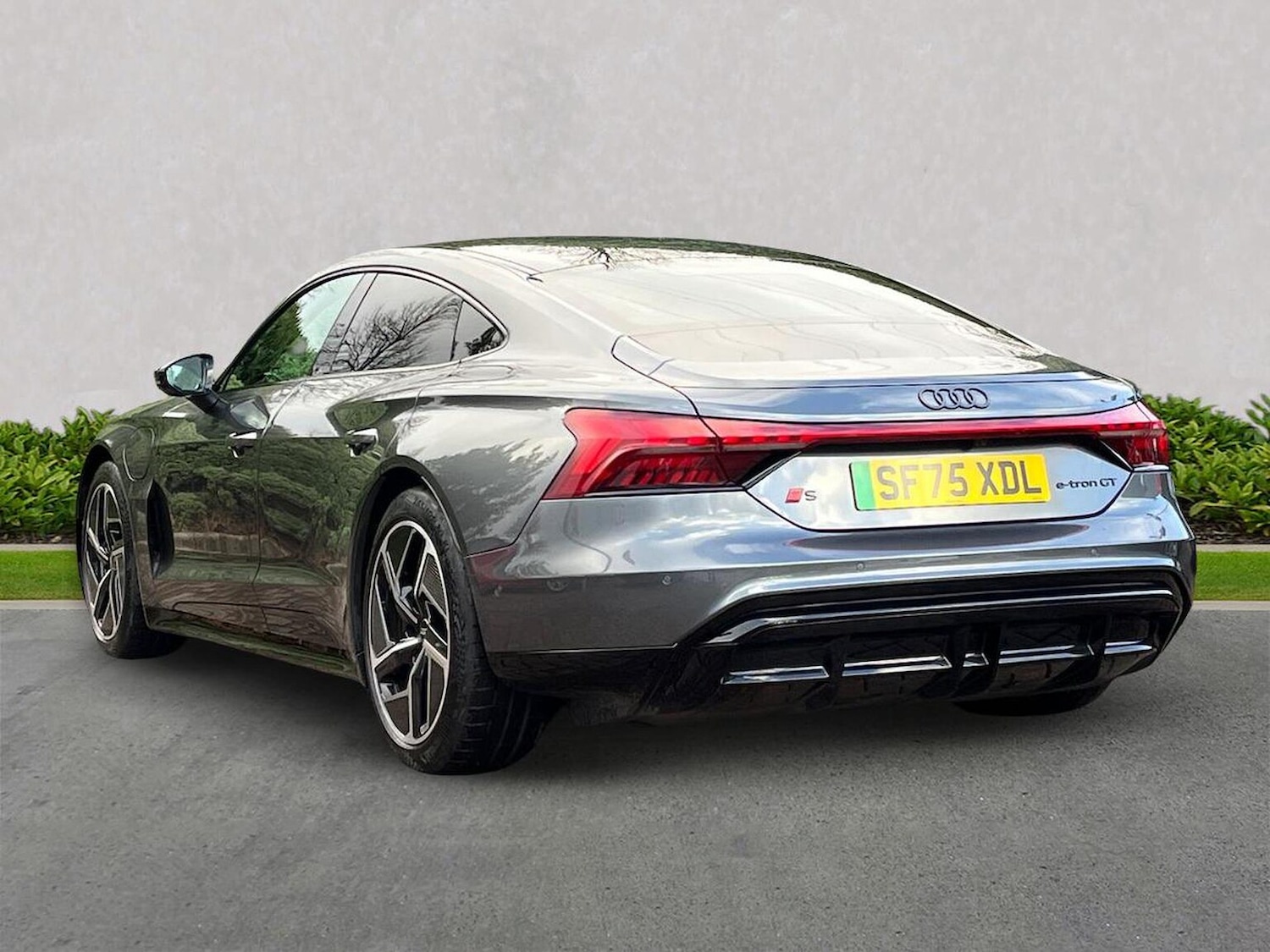 Used Audi e-tron GT 2025 for sale - 77008346: Photo 2