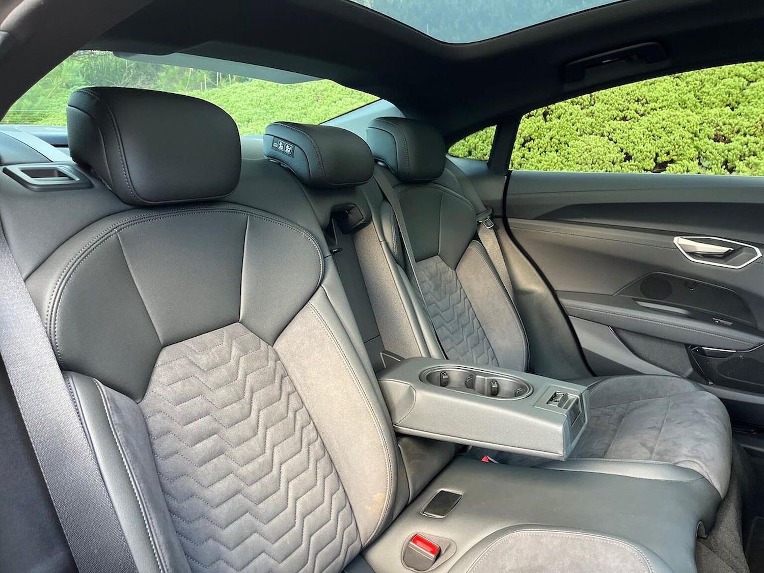 Used Audi e-tron GT 2025 for sale - 77008346: Photo 38