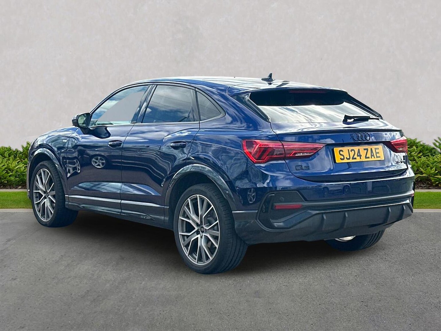 Used Audi Q3 2024 for sale - 78193981: Photo 2