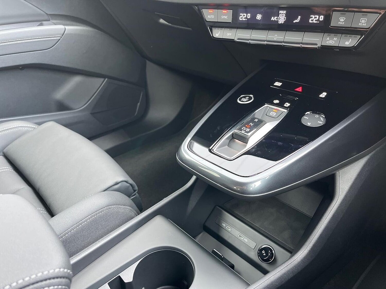 Used Audi Q4 e-tron 2025 for sale - 76541793: Photo 13