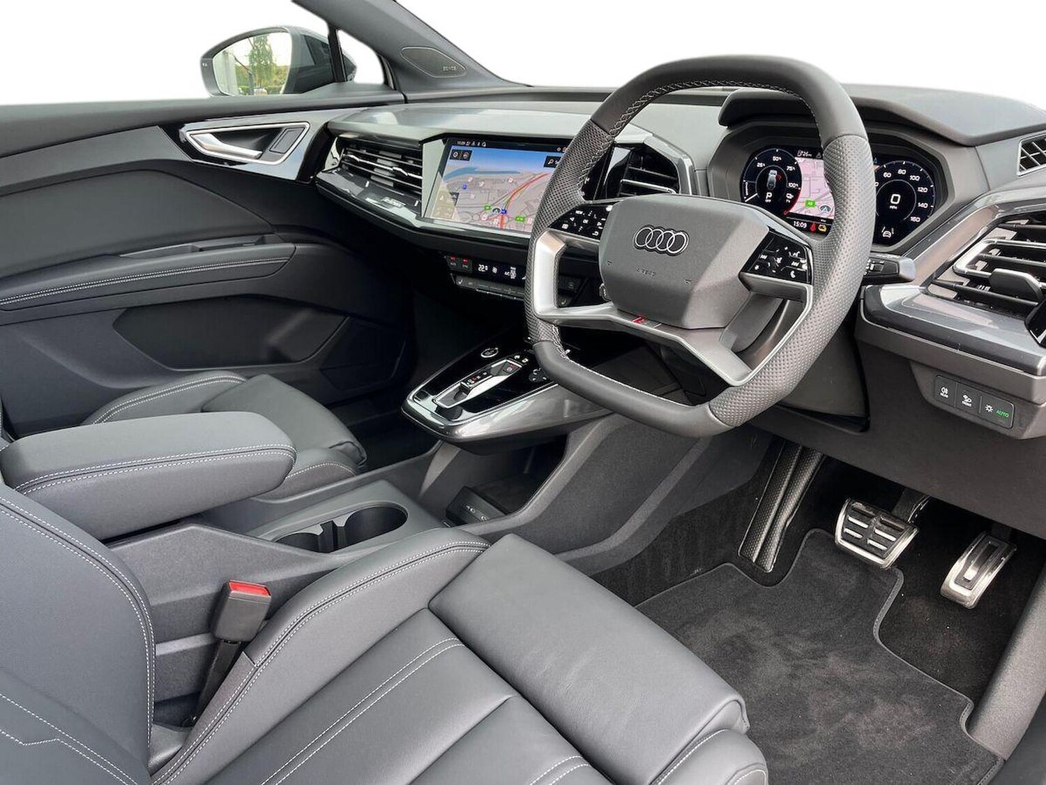 Used Audi Q4 e-tron 2025 for sale - 76541793: Photo 15