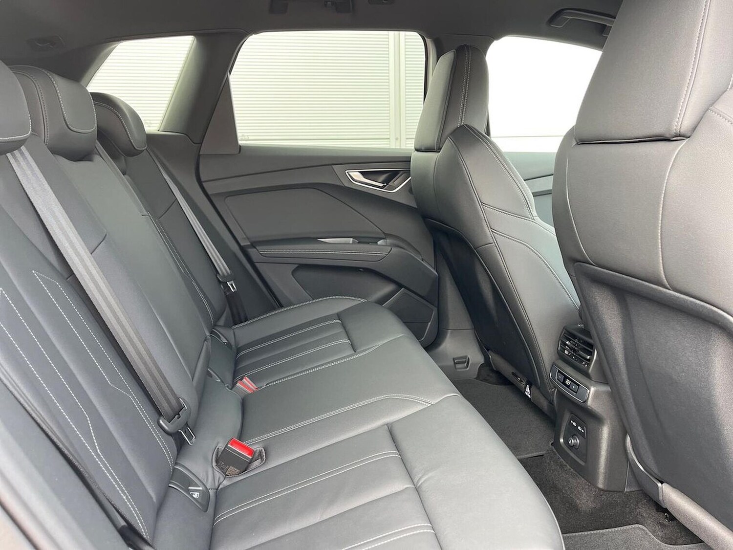 Used Audi Q4 e-tron 2025 for sale - 76541793: Photo 16