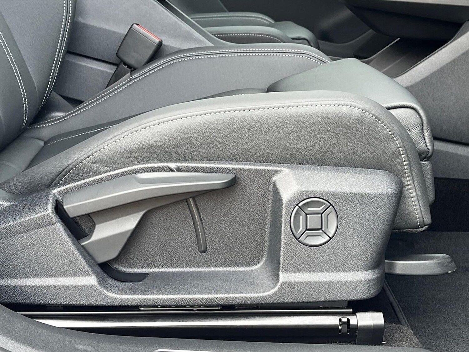 Used Audi Q4 e-tron 2025 for sale - 76541793: Photo 30