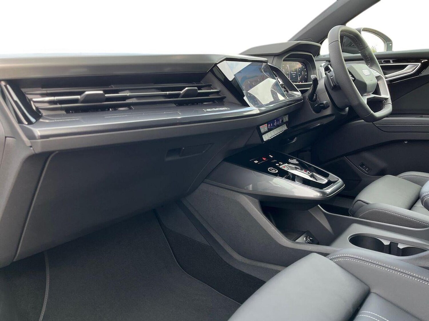 Used Audi Q4 e-tron 2025 for sale - 76541793: Photo 7