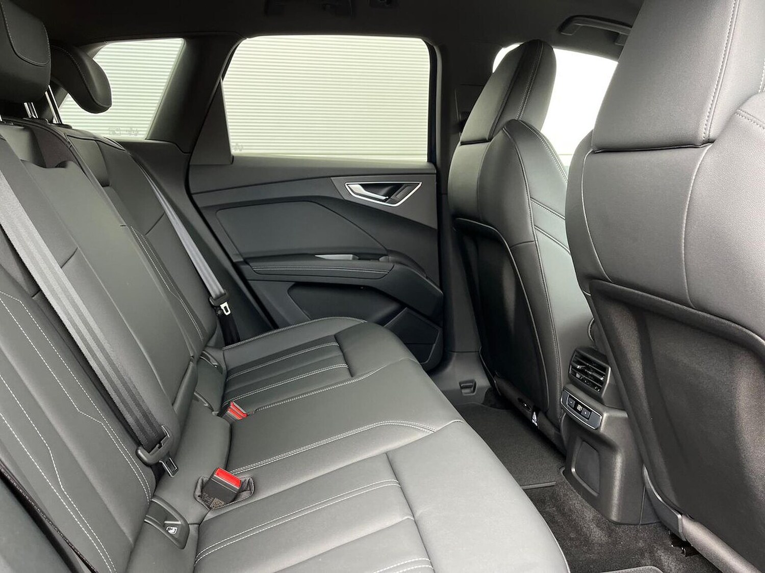 Used Audi Q4 e-tron 2025 for sale - 76477271: Photo 16