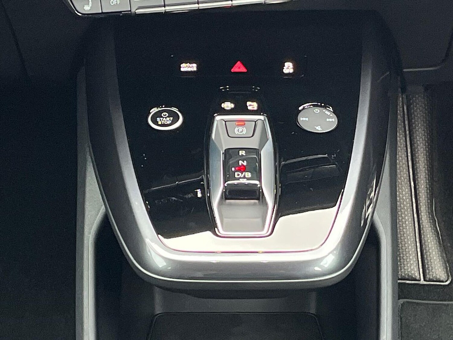 Used Audi Q4 e-tron 2025 for sale - 76477271: Photo 22