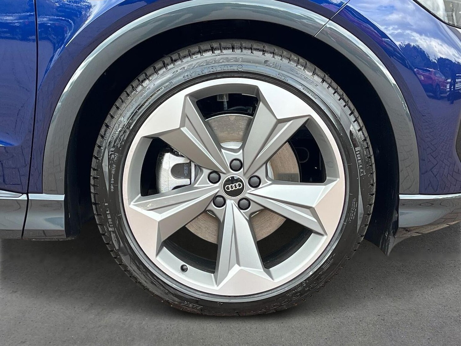 Used Audi Q4 e-tron 2025 for sale - 76477271: Photo 6