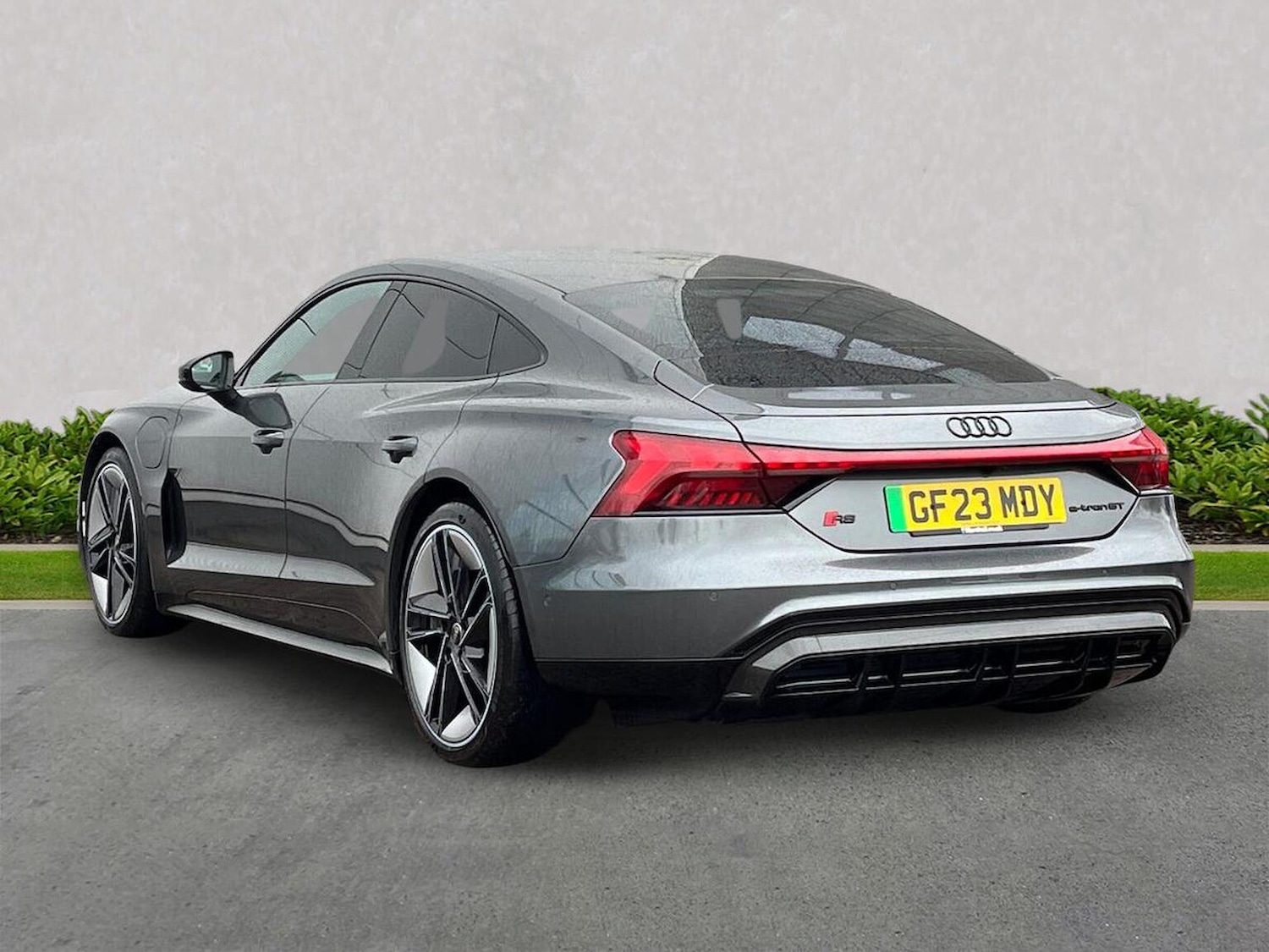 Used Audi RS e-tron GT 2023 for sale - 77688000: Photo 2