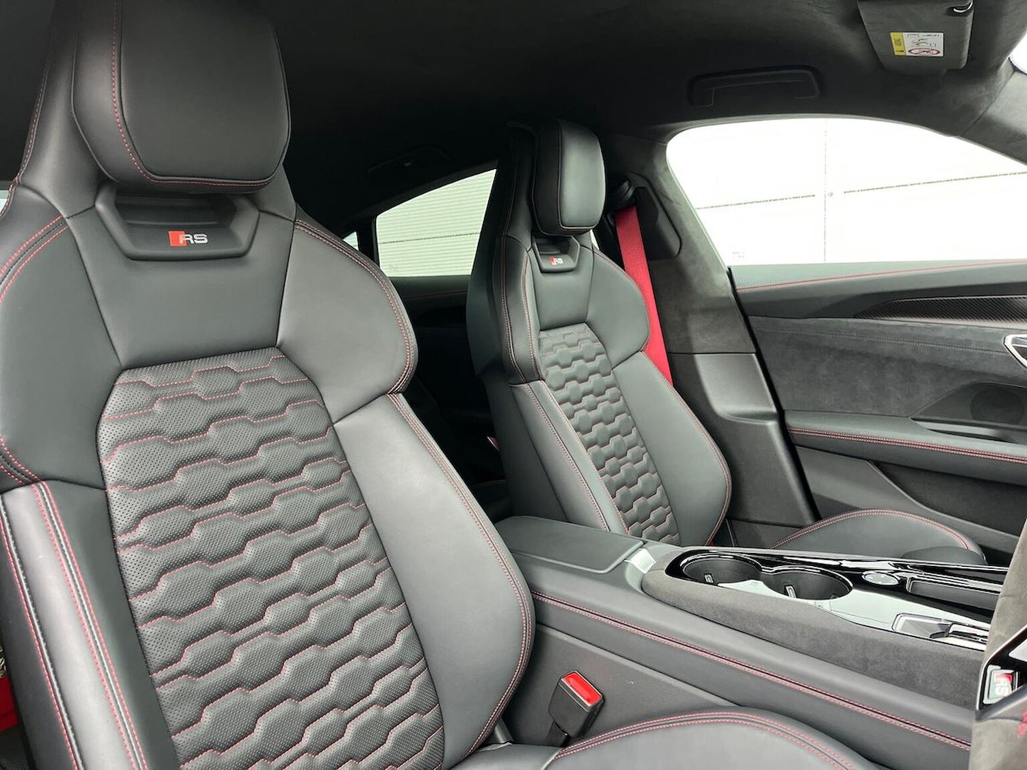 Used Audi RS e-tron GT 2023 for sale - 77688000: Photo 25